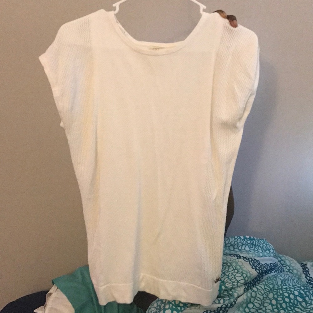 Sleeveless sweater